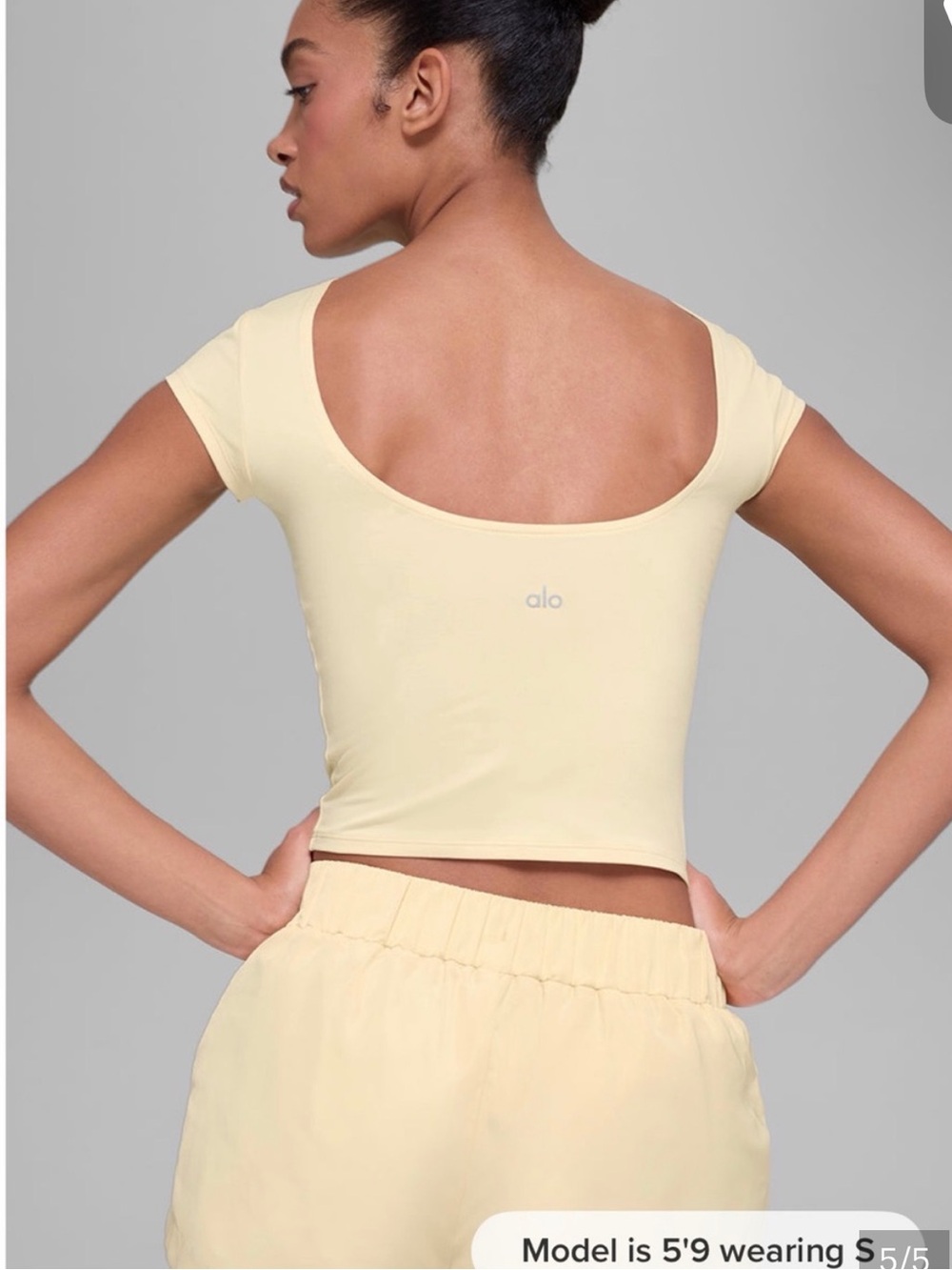 NWT ALO Yoga Alsosoft Back for More Ted Candlelight Yellow Size Large